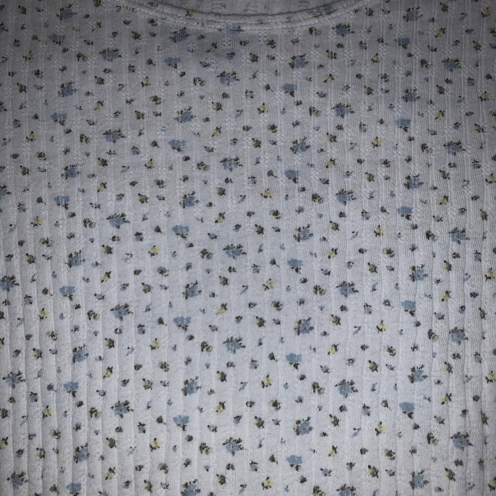 AE Ruffle Floral Top - Picture 2 of 3